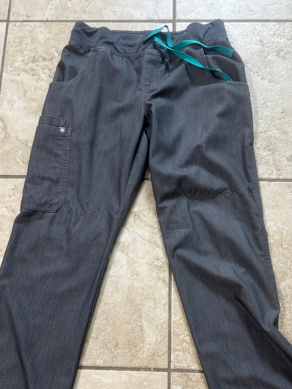 Figs Kade Cargo Scrub Pants Women's Size S Small Gray Medical T21004